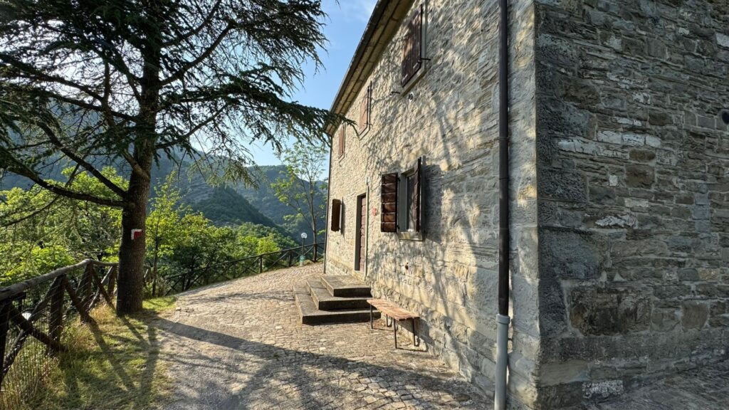 Diga di Ridracoli alloggio in mezzo al bosco
